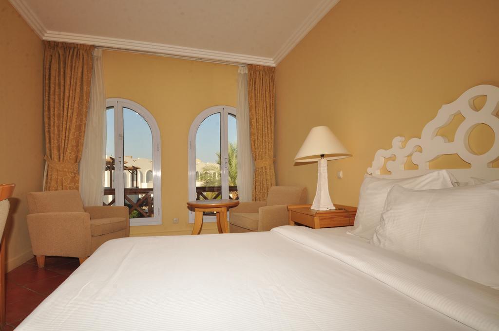Jaz Sharm Dreams Hotel Ngoại thất bức ảnh A guest room at the hotel